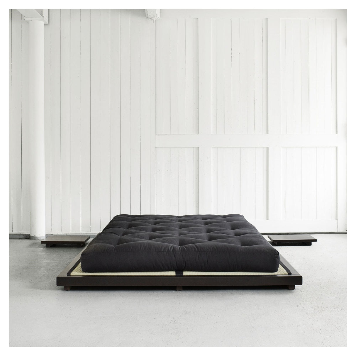 Dobbel latex futon madrass med latex core, 140x200, svart