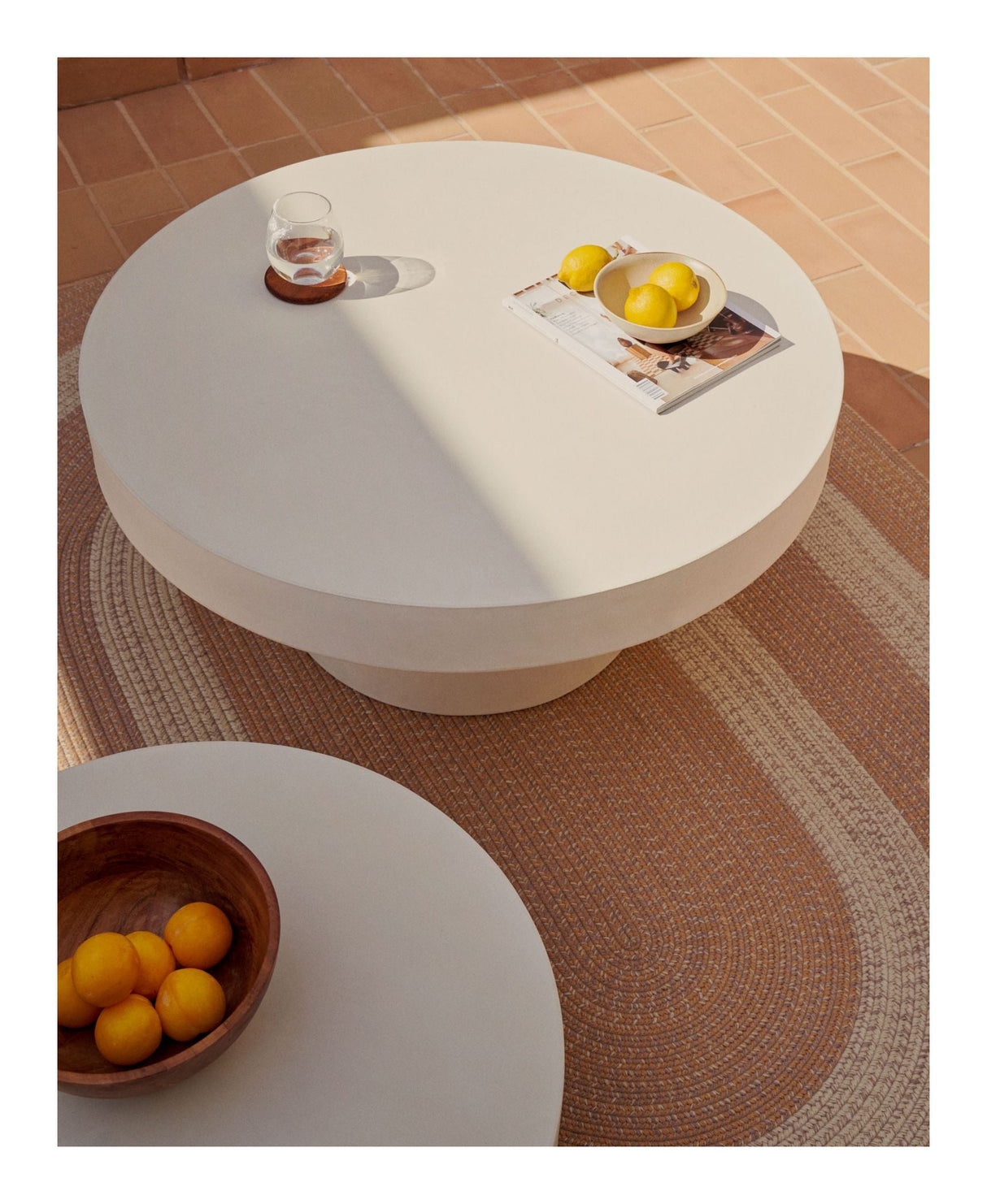 Aiguablava Round Lounge Table White, Ø90