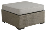 Funkia avføring/bord, beige wicker