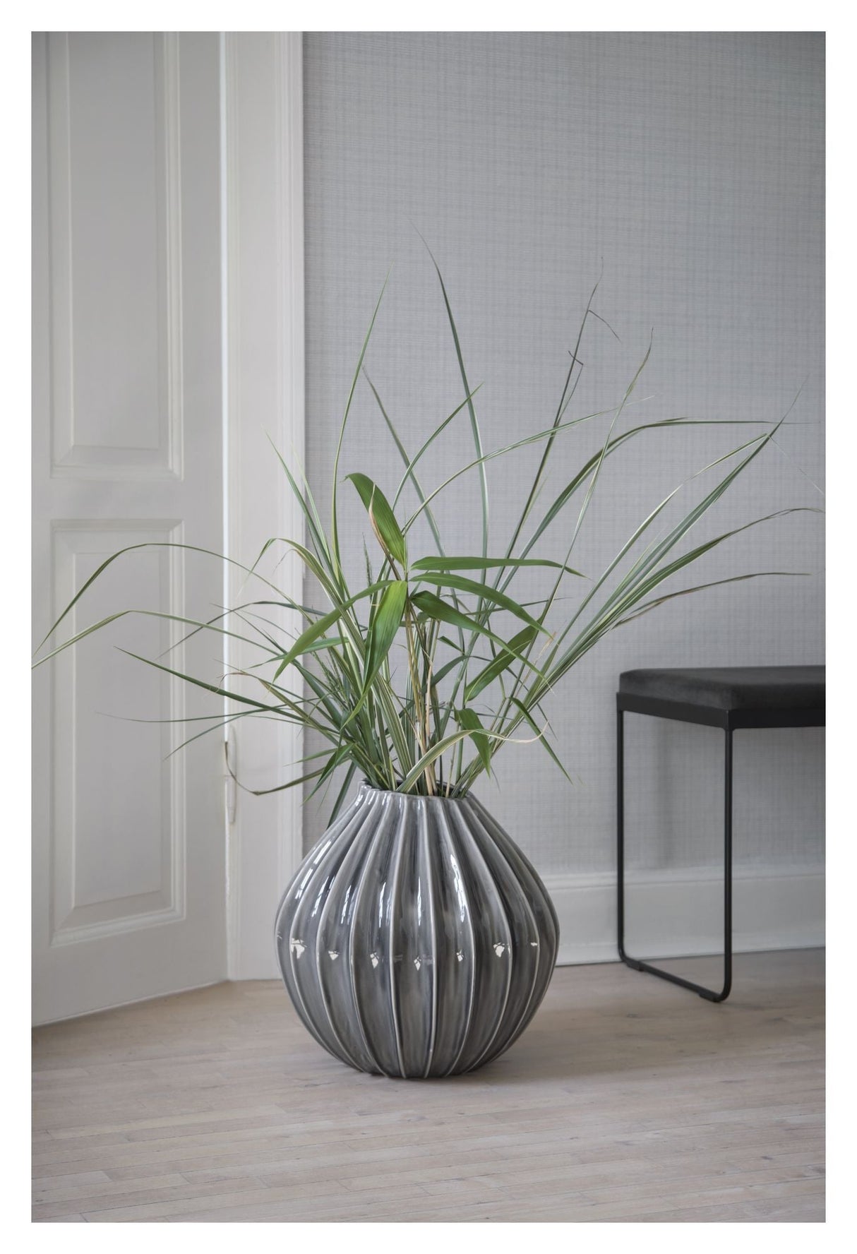 Bred keramisk vase XL - røkt perle