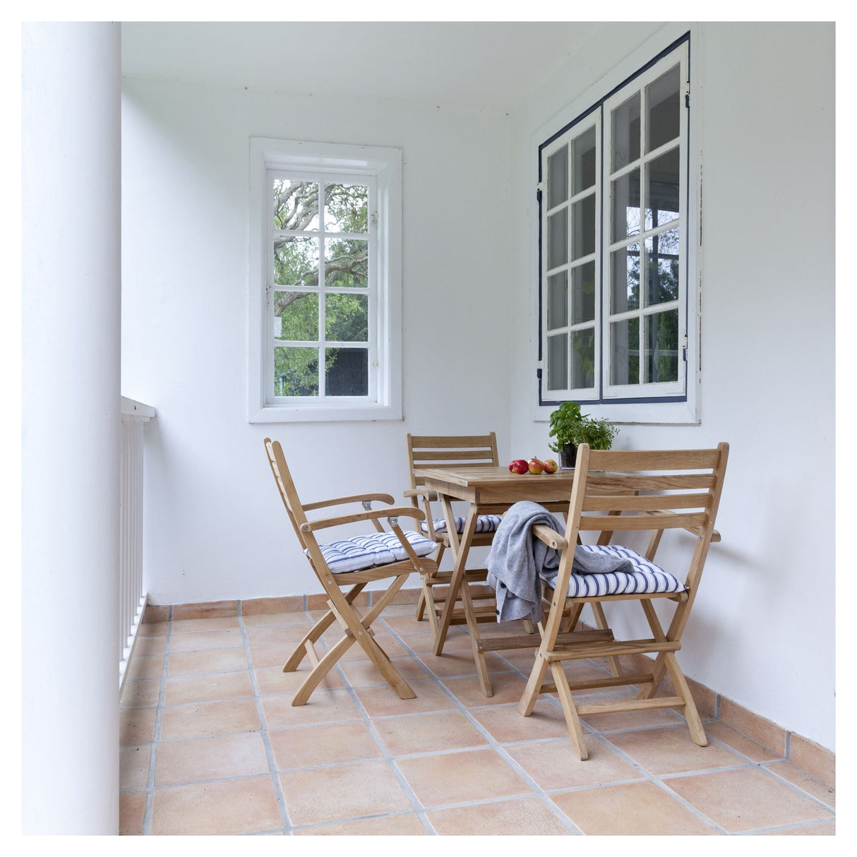 York Garden Table, teak