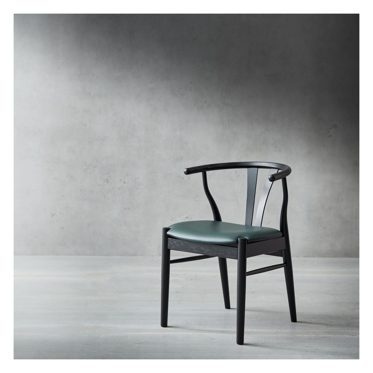 Findahl Freja Dining Chair Oak/Black, Sydney Green Leather