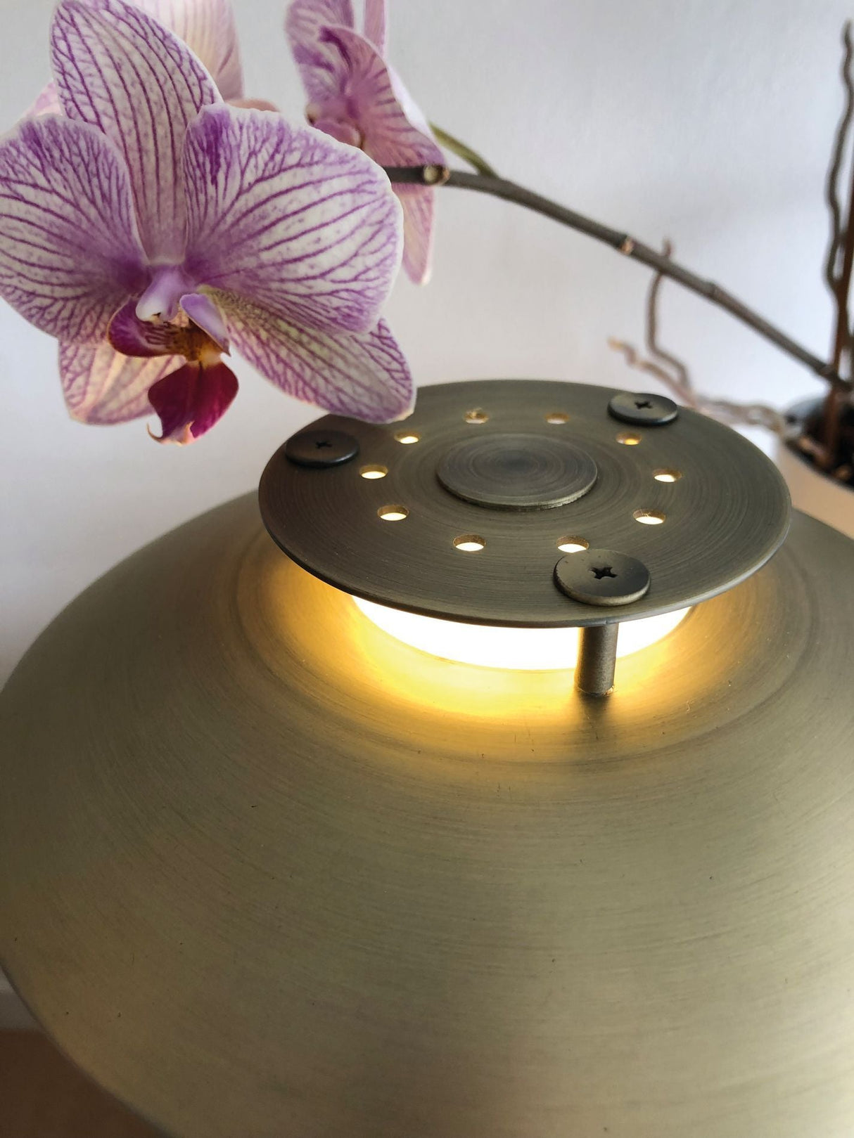 Halo Design 1123 Bordlampe Ø18, Oksidert messing