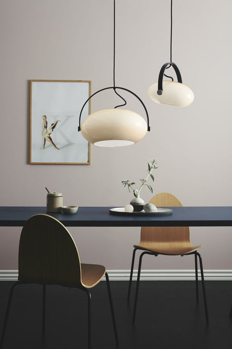 Halo Design D.C Pendant Ø40, Opalic w. Oak-svart