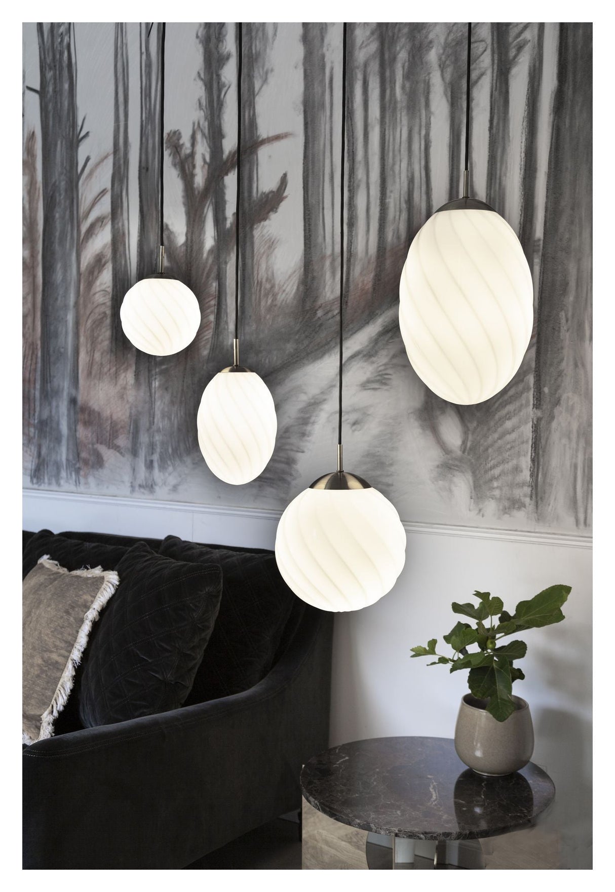 Halo Design Twist Egg Pendant Luminaire Opal, Ø25