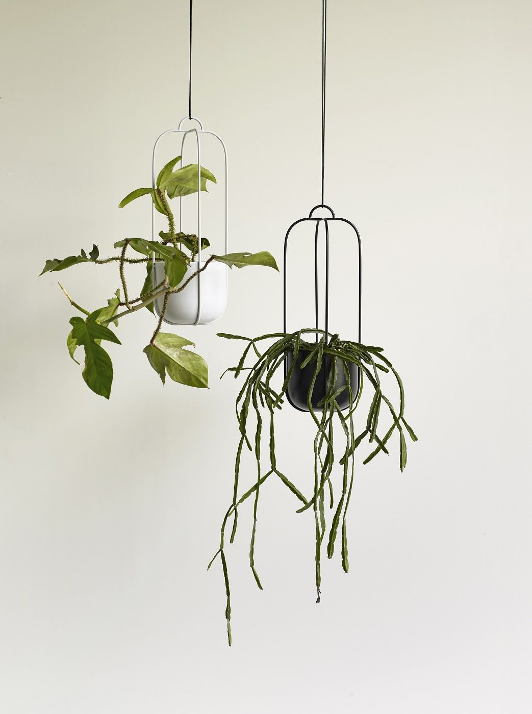 Hübsch Lotus Hanging Pot Set, Light Grey