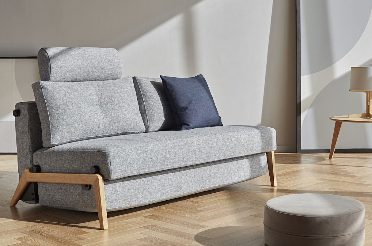 Kubert 160 sofa seng med eikebeina, vri/granitt