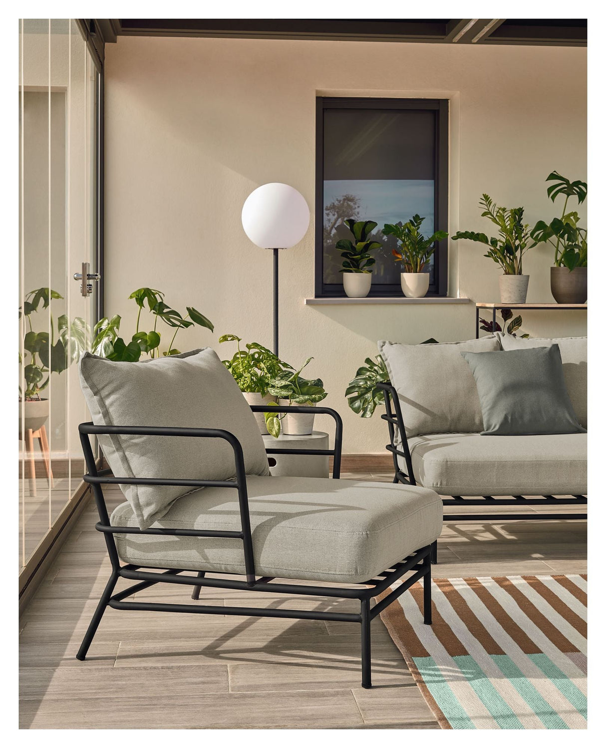 Mareluz Lounge Chair med puter svart/grå