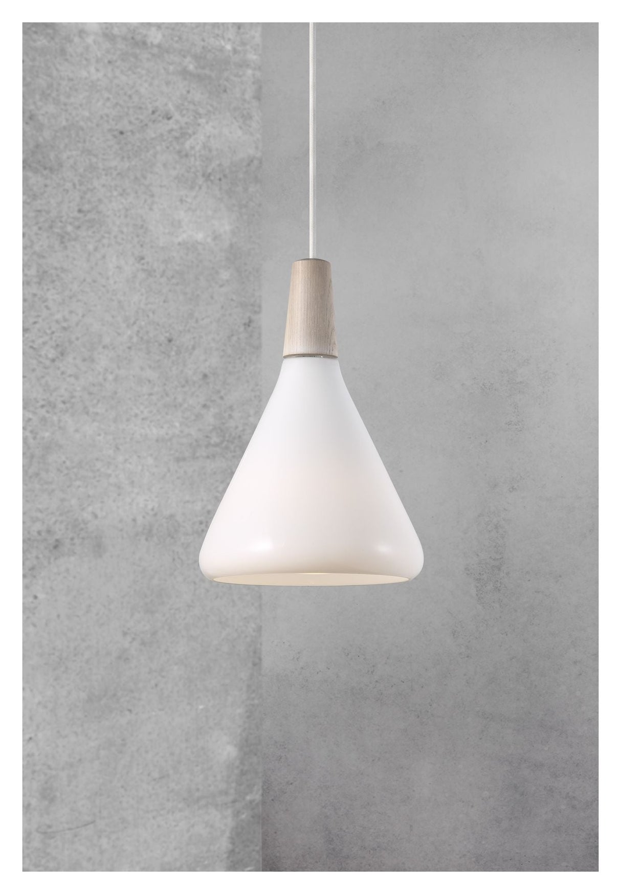 DFTP Nori 18 Pendant Luminaire, hvitt glass