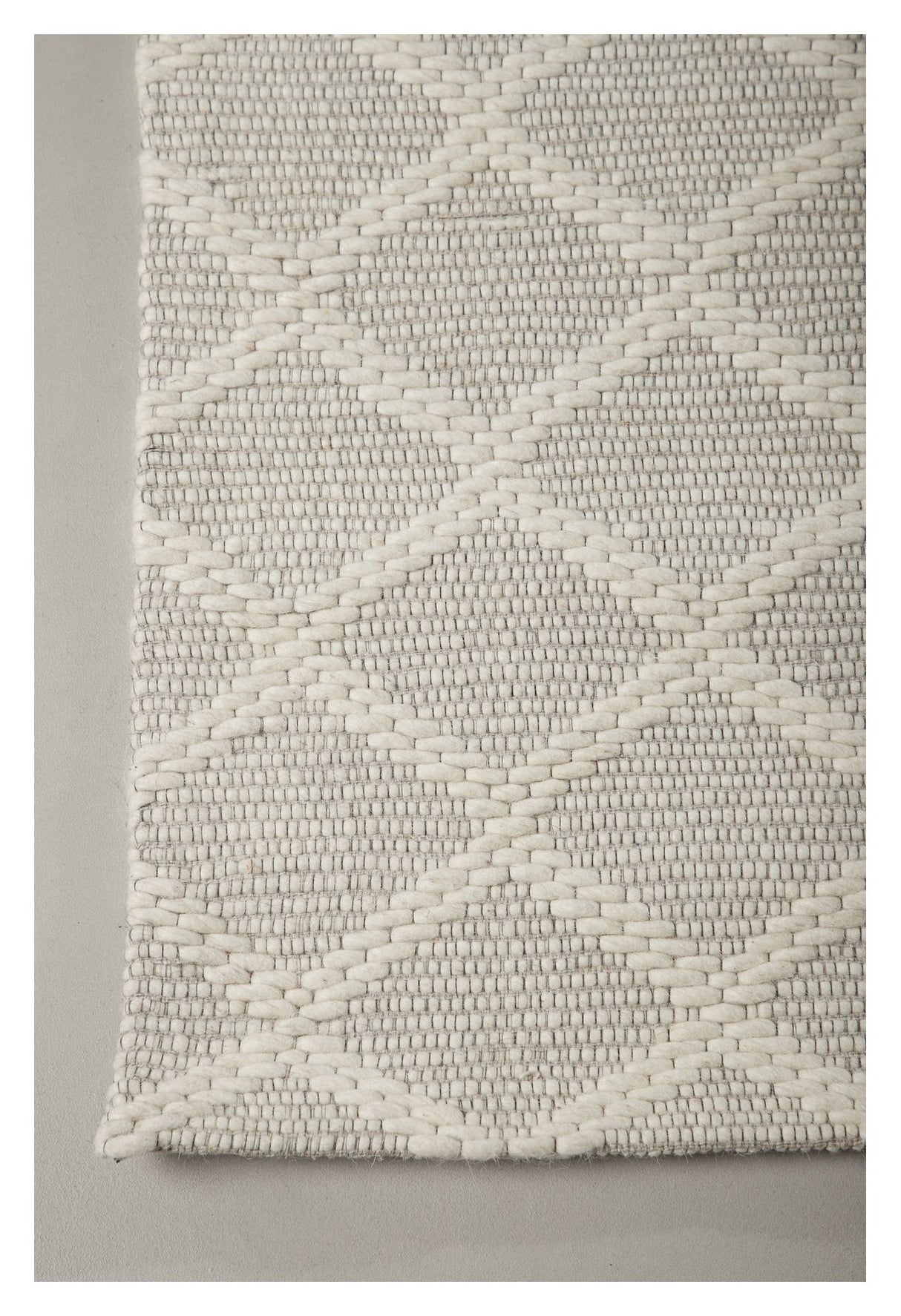 Cloudy Carpet 230x160 - Off White