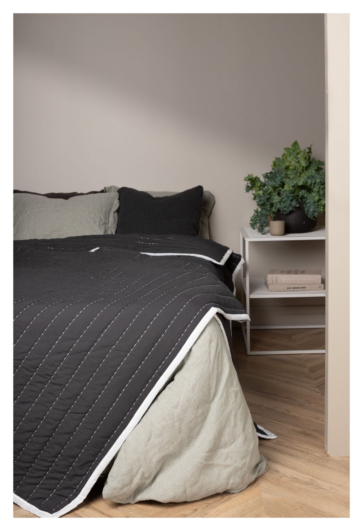 Juni Bedspread 150x250 - Anthracite