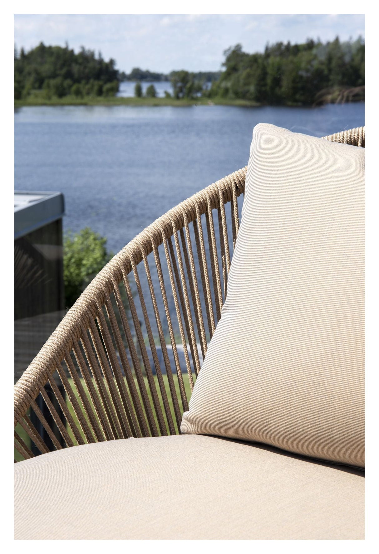 Lindos Lounge Chair, Black Alu/Latte Rope/Beige Cushion