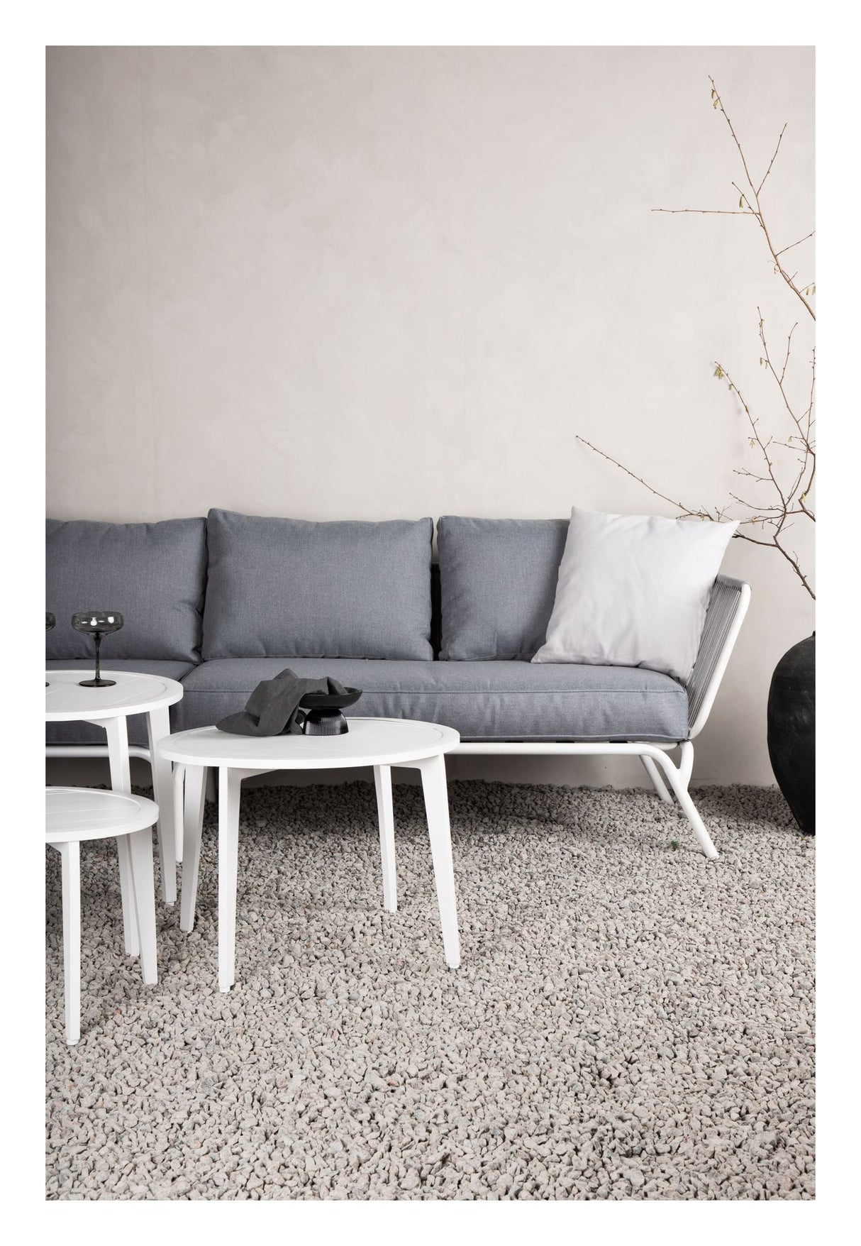 Roxo hjørne sofa med bord, hvit alu/grå