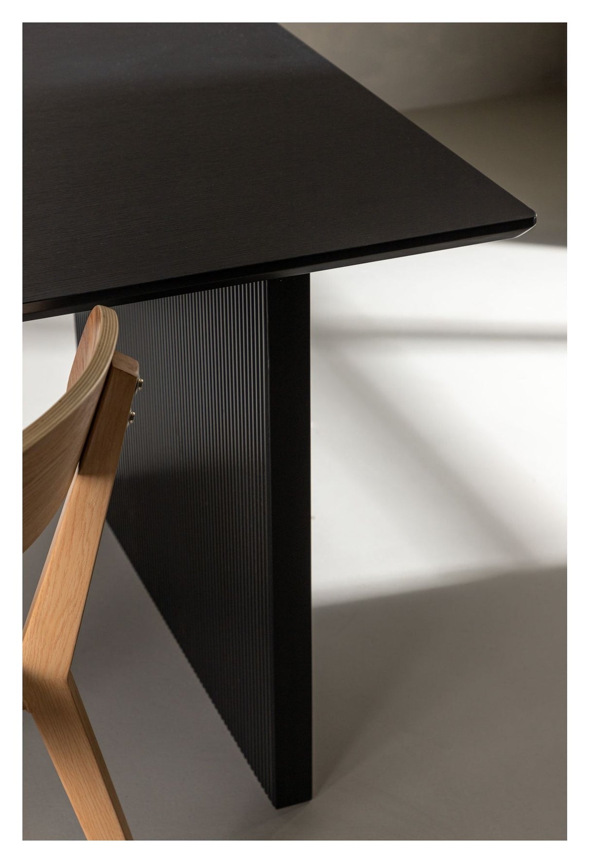 Vail Dining Table 100x200 - Røkt svart