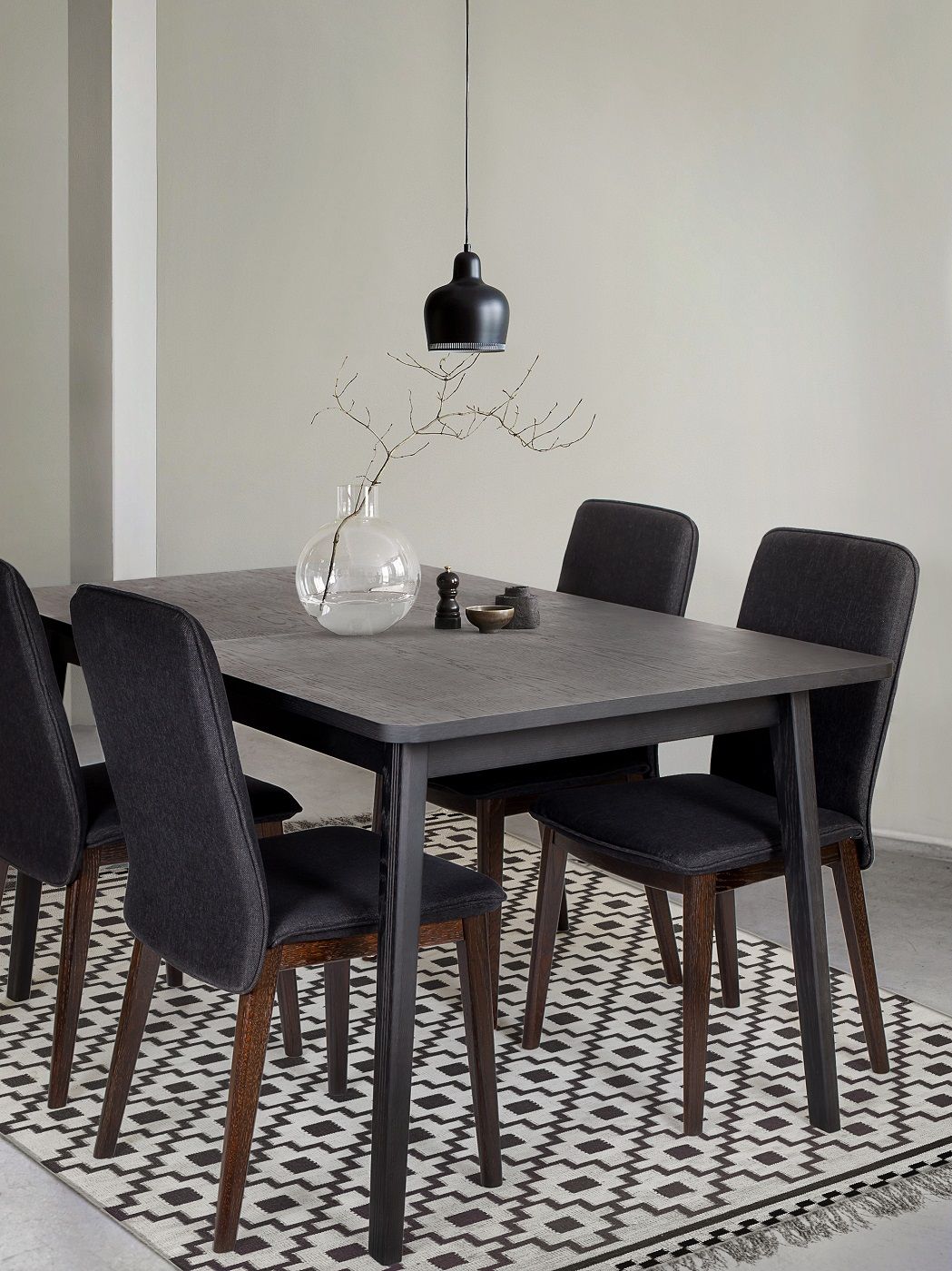 Woodman - Skagen Dining Table 140x90 - Svart