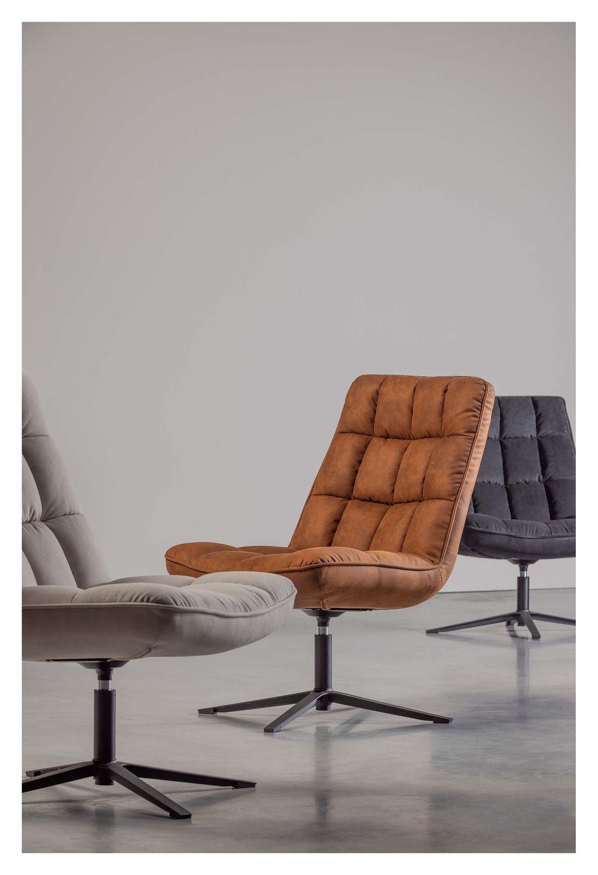 Woood Dirkje Lounge Chair w. svingbar fot, cognac skinnett