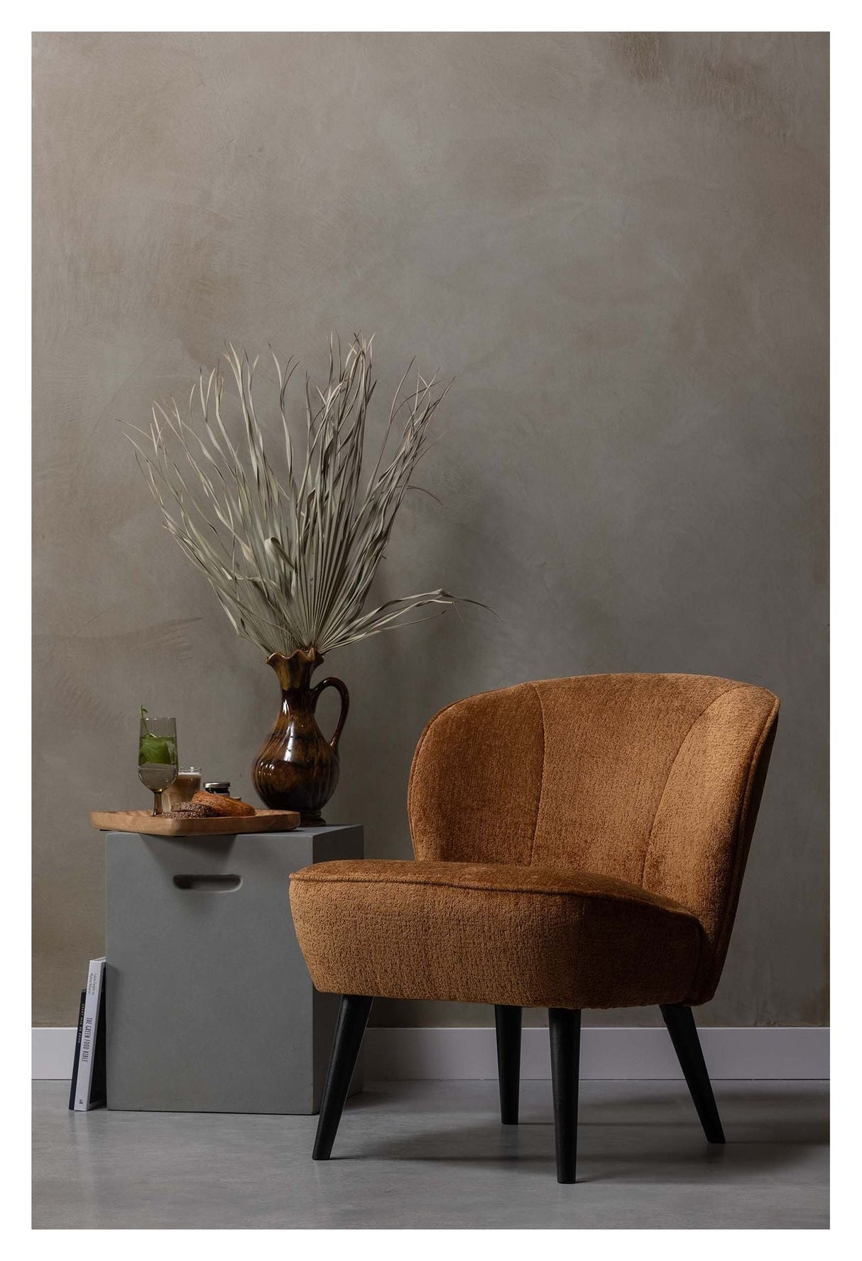 Woood Sara Lounge Chair, velour w. Struktur Cognac