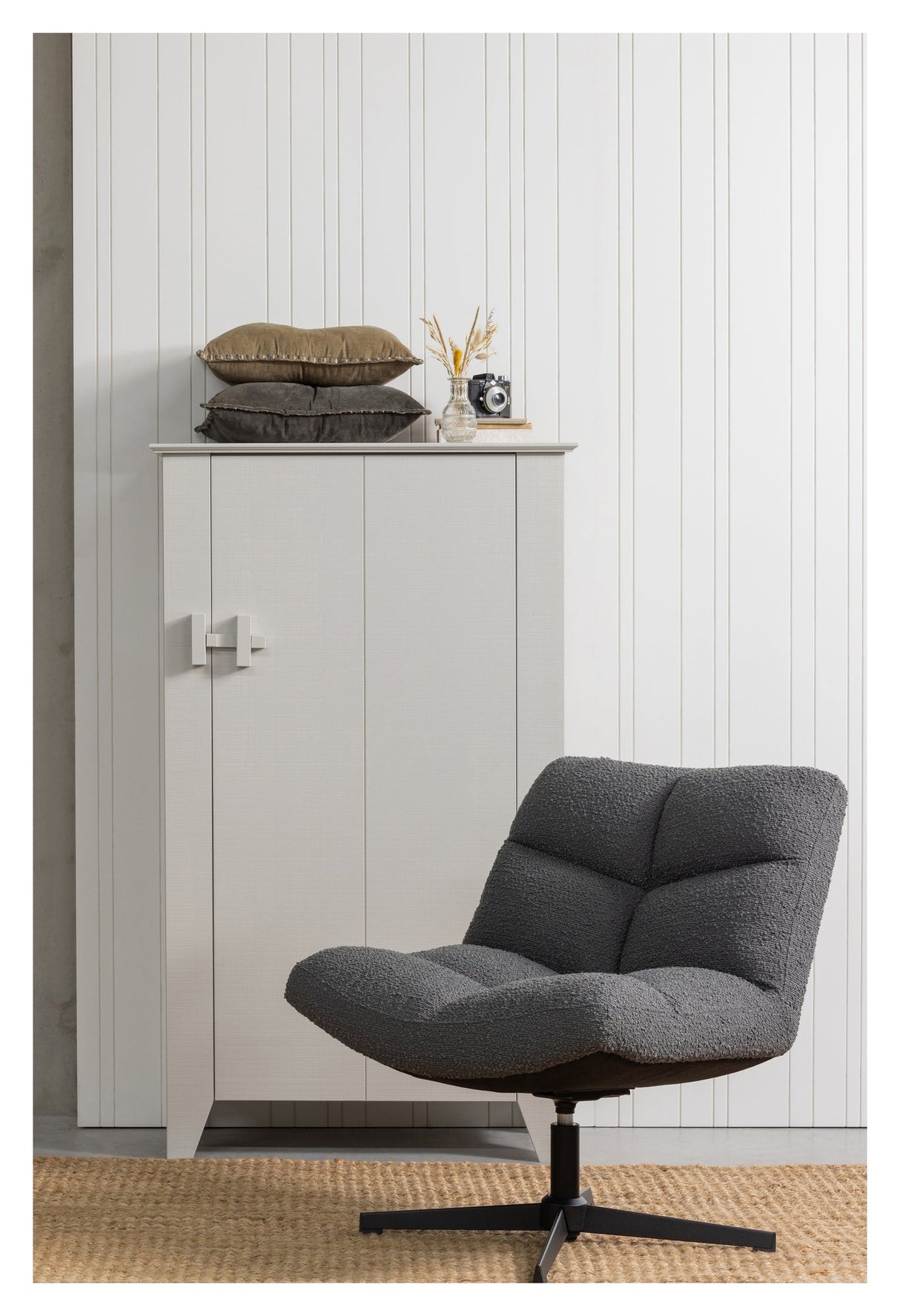 Vinny Lounge Chair med Turning Stand, Dark Grey Bouclé