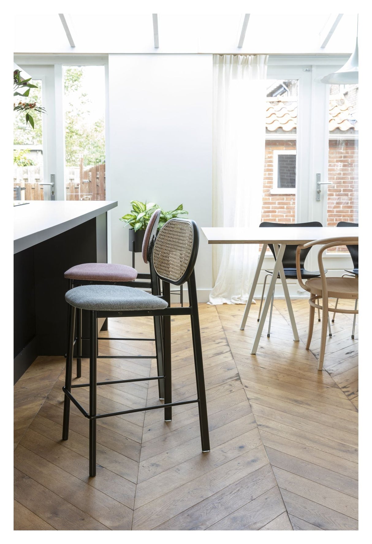 Zuiver Spike Bar Stool - Gray/Nature, SH: 65cm